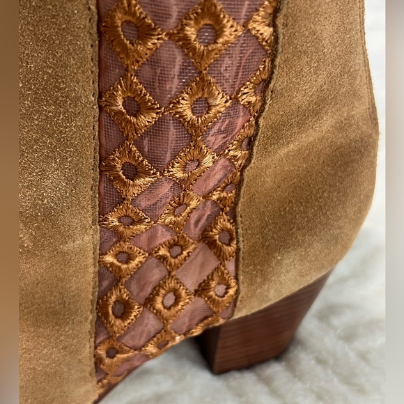 Anthropologie Suede Ankle Boots Embroidered Mesh Panel Block Heel Boho Size 8 - Picture 9 of 15